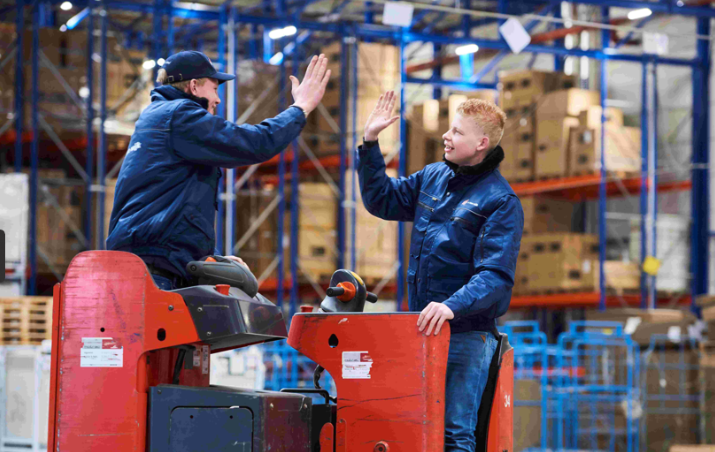 Plaatje van werknemer in de logistiek.